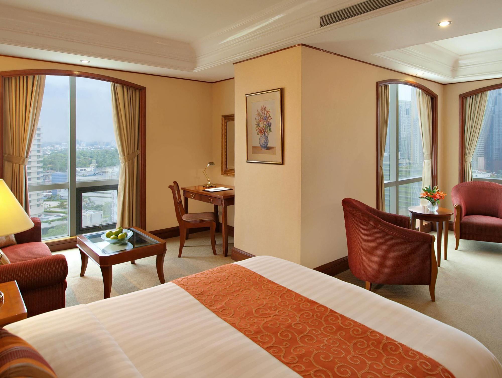 Richmonde Ortigas, Manila Hotel